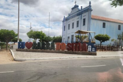 BANABUIÚ - Mulher agredida por servidoras em escola pública de Banabuiú será indenizada, decide Justiça