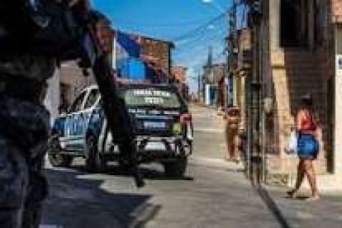 CEARÁ - Ceará lidera redução de homicídios e roubos no Brasil em 2026; Elmano enaltece empenho dos policiais nas ações de combate à violência