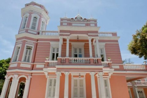 QUIXADÁ - UFC terá cinco novos cursos de graduação a partir de 2027.1 em Fortaleza, Russas e Quixadá