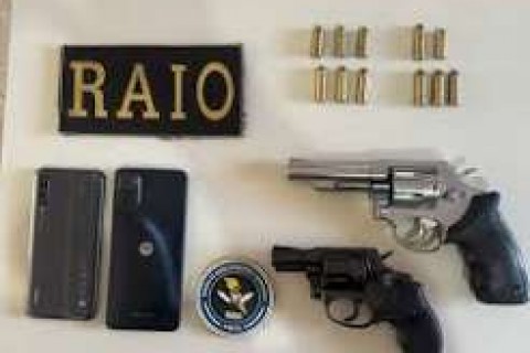 CEARÁ - Homem morre em troca de tiros com o CPRaio em Piquet Carneiro e comparsa é preso