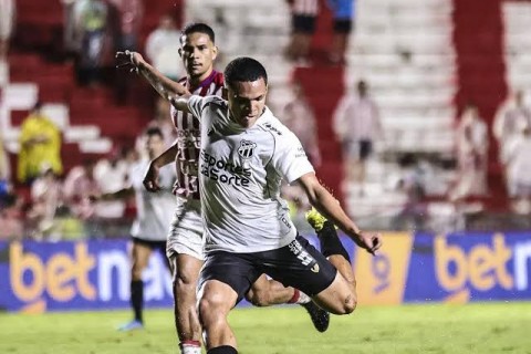 FUTEBOL - Ceará perde para o Náutico nos Aflitos e corre risco de voltar ao Z4 ao fim da rodada
