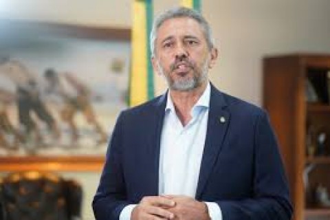 POLITICA - “Como Elmano quer, é razoável que nos próximos dias tenhamos conclusão”, diz Cid