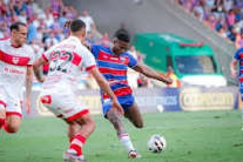 FUTEBOL - Fortaleza empata com CRB e chega ao sexto empate em casa na Série B