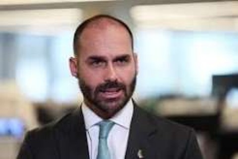 POLITICA - Moraes vota para manter condenação de Eduardo Bolsonaro por atuação nos EUA