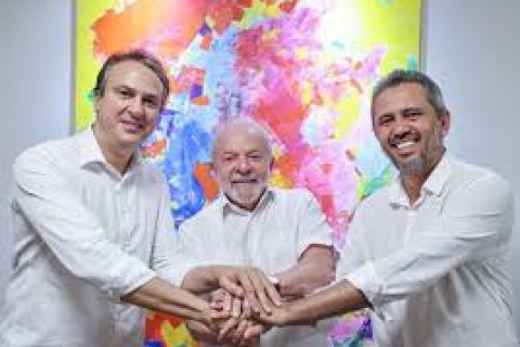 Política - Elmano afirma que presidente Lula deve vir ao Ceará no dia 2 de julho
