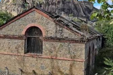 QUIXADÁ - Galpões históricos entorno do Açude Cedro em Quixadá sofrem abandono e deterioração