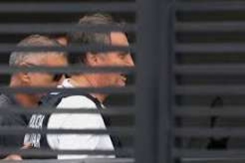 POLITICA - Bolsonaro pede para ir ao dentista e sugere nome de esposa de Flávio