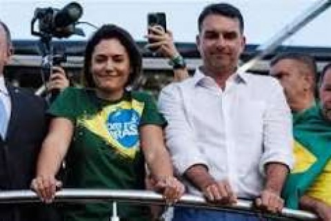 POLITICA - Da "humilhação" ao perdão, a linha do tempo da briga de Flávio e Michelle