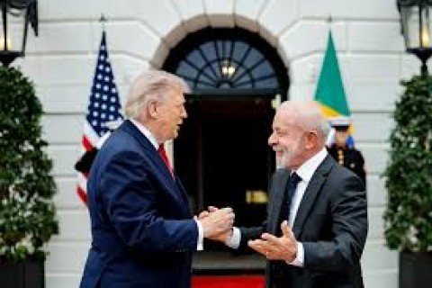 POLITICA - Lula e Trump trocam cumprimentos rápidos em evento do G7