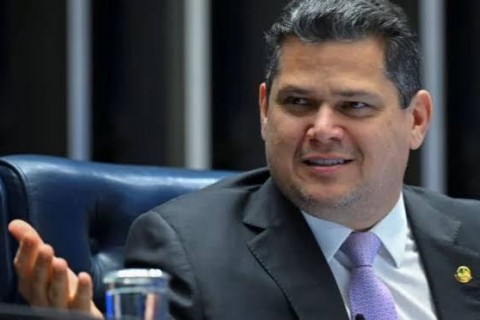 POLITICA - Alcolumbre marca para terça-feira (6) análise da PEC do fim da escala 6x1
