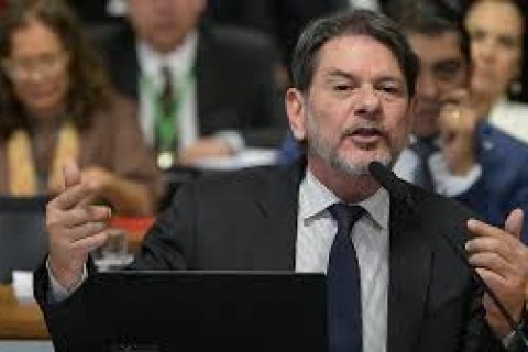 NO MESMO PALANQUE - Cid Gomes declara apoio à reeleição do presidente Lula