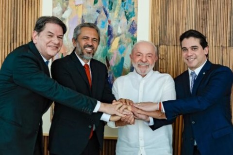 ELEIÇÕES 2026 -  Elmano confirma Cid Gomes na disputa pelo Senado e define Júnior Mano como primeiro suplente
