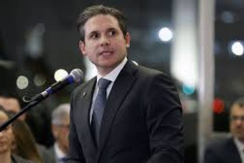 POLITICA - Hugo quer votar proposta do governo sobre fim da 6x1 na próxima semana