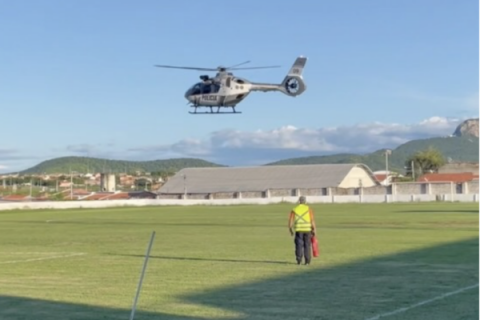 QUIXADÁ - Helicóptero da Ciopaer realiza resgate de agricultor após infarto em Quixadá