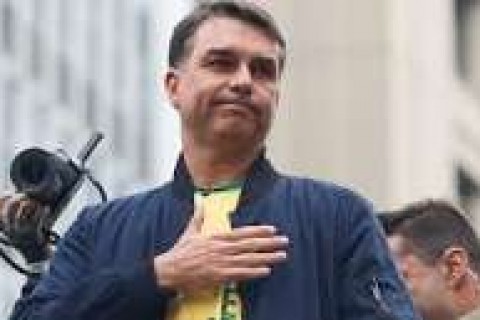 POLITICA - Flávio usou jatinho de Vorcaro em viagem dos EUA ao Brasil, diz revista