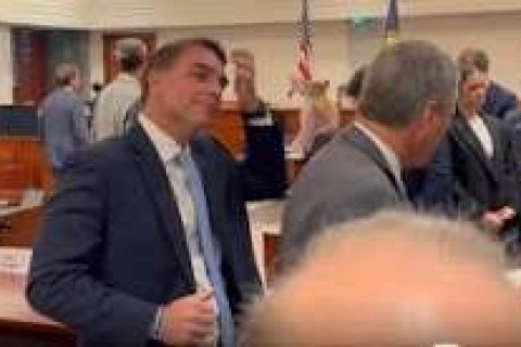 POLITICA - Flávio Bolsonaro sofre novo revés na busca por apoio; Republicanos mantém neutralidade na disputa presidencial