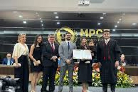 Política -33 comarcas do interior do CE recebem 35 novos promotores de justiça