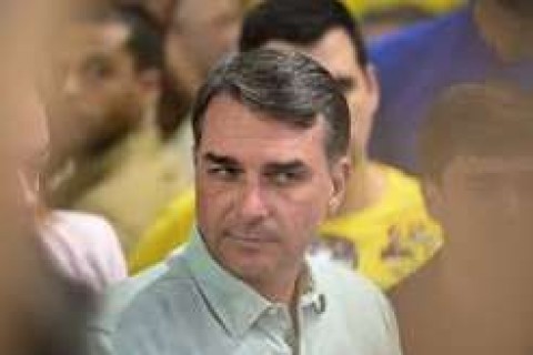 POLITICA - Flávio se nega a dar informações sobre novo repasse identificado pelo Coaf a 'Dark Horse'