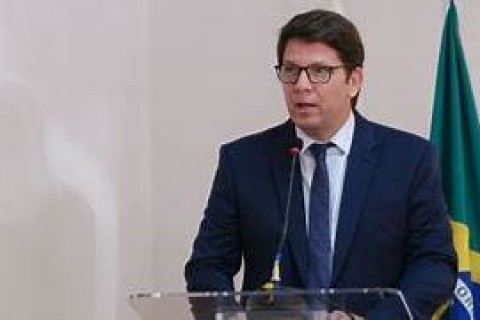 POLITICA - Câmara informa ao STF que Frias viajou ao exterior sem aval para missão