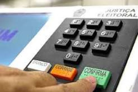 POLITICA - Eleições 2026: Sertão Central tem 222 urnas eletrônicas de reserva para substituir em caso de defeito