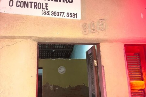 QUIXADÁ - Cabeleleiro é encontrado sem vida em sua residência na noite desta quarta-feira (3) em Quixadá