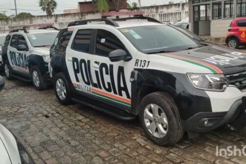 QUIXERAMOBIM - Polícia apreende quase R$ 5 mil e cocaína durante ação em Quixeramobim
