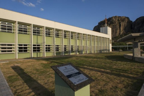 QUIXADÁ - Concurso da UFC oferta 8 vagas para o Campus de Quixadá e salários que podem chegar a R$ 13.753,96