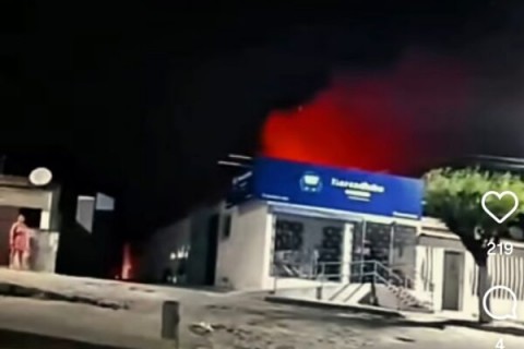 IBARETAMA - Incêndio atinge mercadinho em Ibaretama e deixa prejuízo de mais de R$ 700 mil