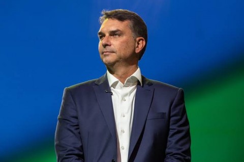 POLITICA - Flávio Bolsonaro é investigado no STF sobre financiamento de Dark Horse