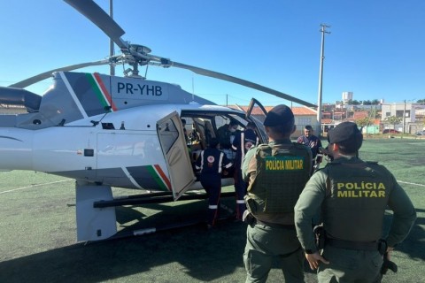 CEARÁ - Homem morre e criança é levada de helicóptero para hospital após acidenteHomem morre e criança é levada de helicóptero para hospital após acidente