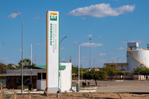 QUIXADÁ - Reativação da Usina de Quixadá depende da Transnordestina, diz Elmano