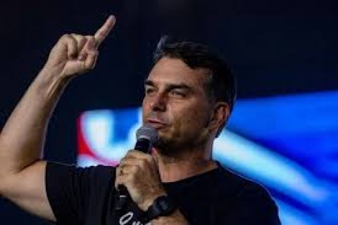 POLITICA - Nunes Marques suspende pesquisa eleitoral que revelou queda de Flávio