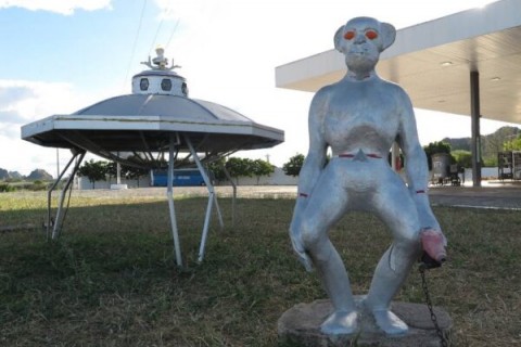 QUIXADÁ - Caso Barroso e relatos de avistamento de OVNIs transformaram Quixadá na capital da ufologia