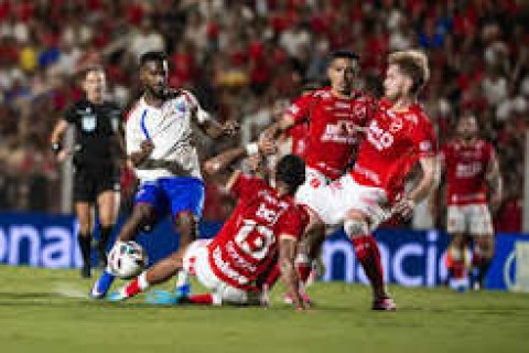 FUTEBOL - Fortaleza perde para o Vila Nova e segue fora do G-4 da Série B